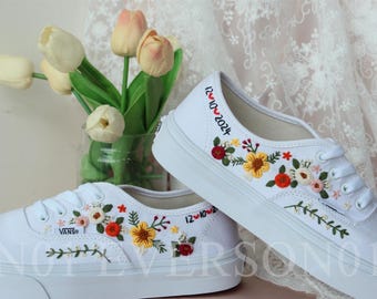 Vans bordados personalizados: tênis florais para casamento, presente de noiva