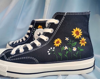 Aangepaste Converse geborduurde schoenen Converse Chuck Taylor jaren 1970 aangepaste geborduurde zonnebloem Converse schoenen voor haar huwelijkscadeau