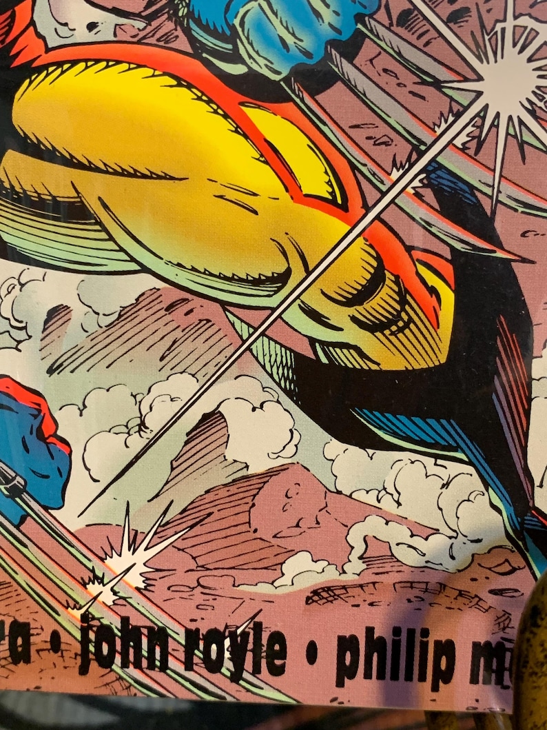 Pu&ograve; includere: Illustrazione di fumetto con un supereroe in azione. La figura &egrave; raffigurata con accenti gialli e rossi, sullo sfondo di montagne e nuvole stilizzate. Il testo "john royle" &egrave; visibile in basso.