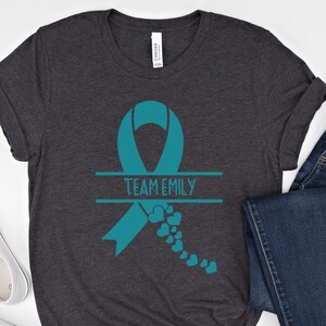 Shirt Emily-team kanker, ondersteuningsteam ovariumkanker shirt, aangepaste kanker bewustzijn shirt, kanker overlevende cadeau, aangepaste eierstokkanker, G012