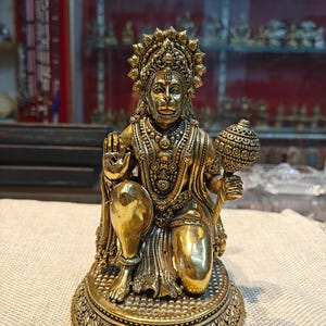 Superfine Lord Hanuman Brass Statue – Handcrafted Hindu Deity Sculpture – Hanuman Idol for Home Temple, Meditation & Spiritual Decor