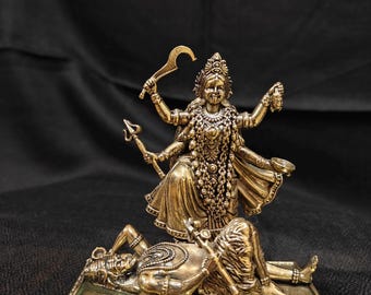 Estatua de latón de Maa Kali: diosa hindú de pie sobre Shiva (10 cm)