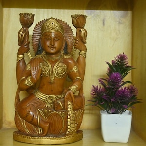 Wooden lakshmi statue, 21cm small size laxmi statue, Hindu goddess of money, wealth, abundance, fortune & prosperity.