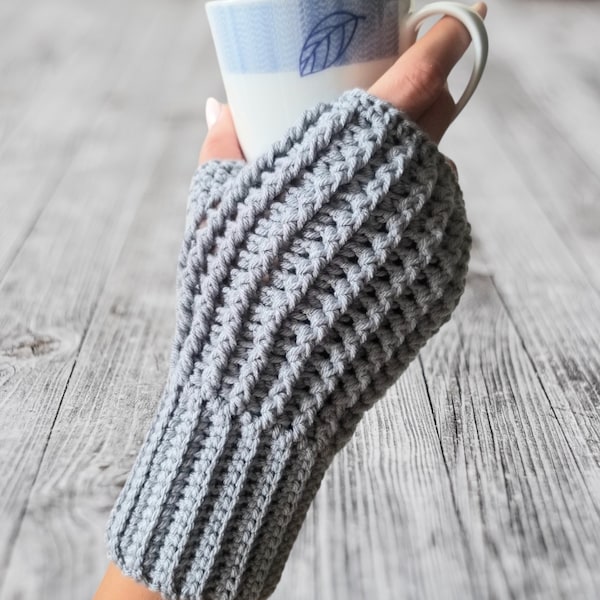 Crochet Fingerless Glove Pattern - Instant Download PDF with Easy İnstructions and Clear Pictures - Perfect for Women, Teens, and Kids.