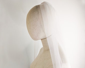 Simple Wedding Veil - Barely There Ivory Soft Tulle, Single Tier Rounded Edge with Bridal Comb