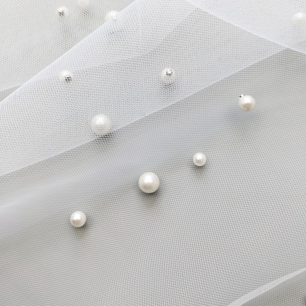 Perlen-Tüll-Stoff - Neutrale weiße Farbe, unregelmäßige Größe Perlen
