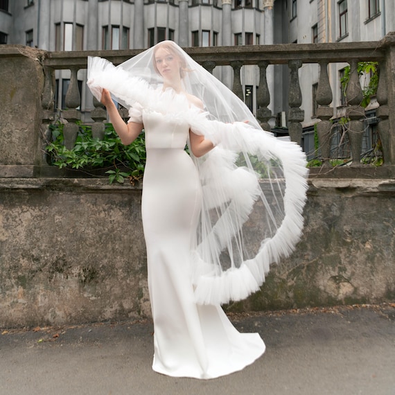 off white veil with ivory dress Help me pick a veil! White or ivory? : r/weddingplanning