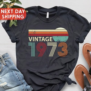 Shirt 52e verjaardag, 52e verjaardagscadeau voor vrouwen, vintage shirt 1973, 52e verjaardagscadeau voor mannen, 52e verjaardag beste vriend shirt, 1973 Tee