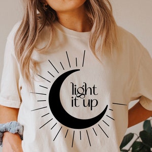 Light It Up SJM Shirt, Crescent City Shirt, Bücherwurm Shirt, Acotar Velaris Shirt, House of Earth, Comfort Colors® SJM, mystisches Shirt