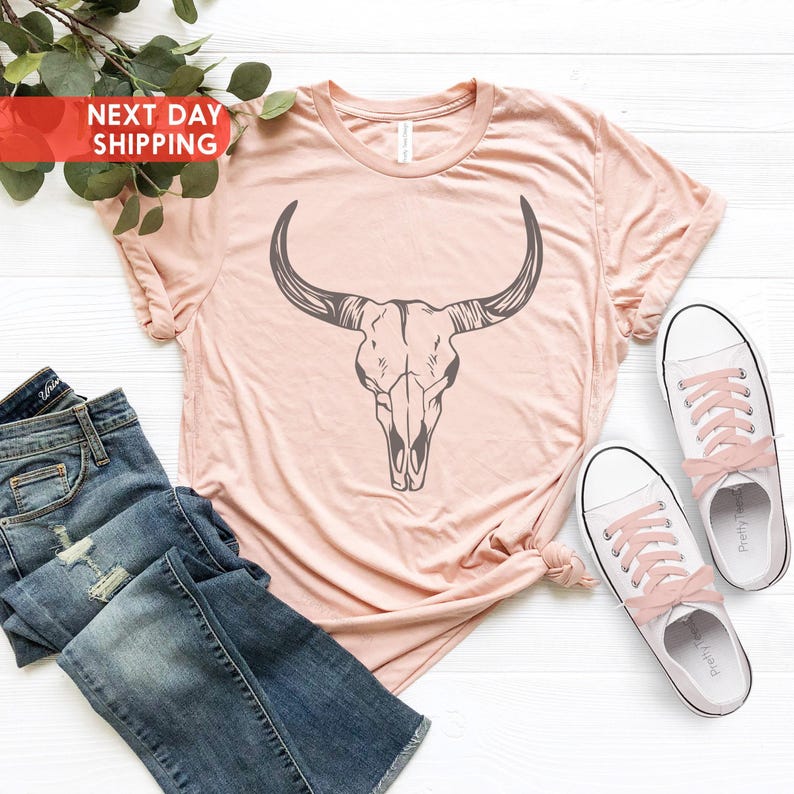 Boho Cow Skull Shirt, Howdy Shirt, Western Shirt, Cowgirl Shirt, Bull Skull Shirt, Southwest Shirt, Boho Cow Shirt, Heifer Shirt, Ranch Tee 画像 3