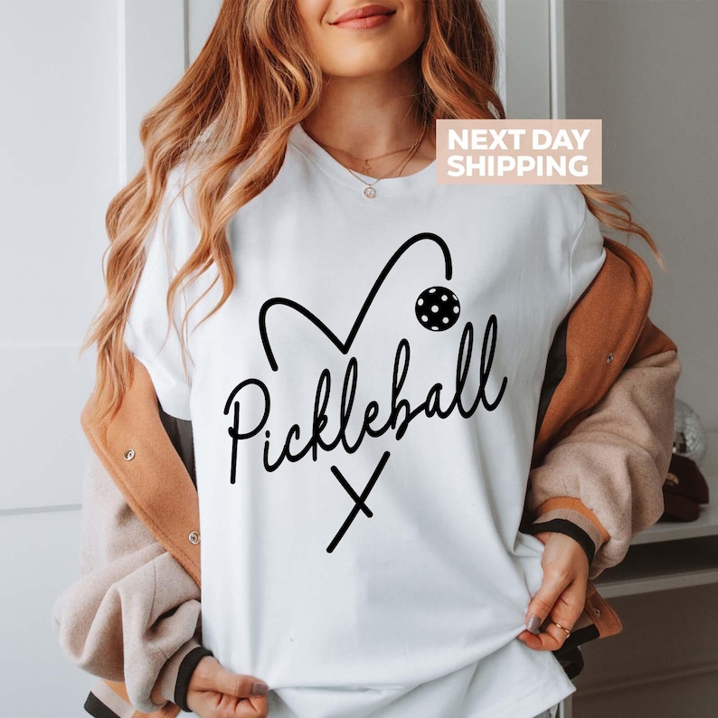 Chemise coeur pickleball, T-shirt amour pickleball, chemise amateur de pickleball, chemise pickleball drôle, t-shirt cadeau joueur de pickleball, t-shirt le jour du match image 2