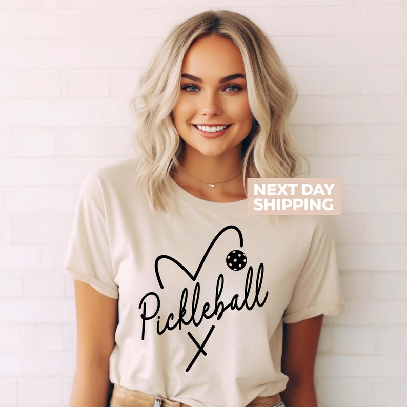 Chemise coeur pickleball, T-shirt amour pickleball, chemise amateur de pickleball, chemise pickleball drôle, t-shirt cadeau joueur de pickleball, t-shirt le jour du match image 4