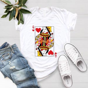 Herzkönigin Grafik T-Shirt, Shirt für Frauen, übergroßes Damen T-Shirt, Spielkarten T-Shirt, Geschenk für sie, Vintage feministisches T-Shirt