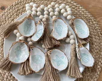 Shell Napkin Ring Set. Oyster shell napkin rings. Beachy napkin ring set. Coastal wedding napkin ring set. Present for Mom