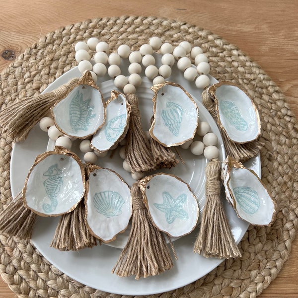 Shell Napkin Ring Set. Oyster shell napkin rings. Beachy napkin ring set. Coastal wedding napkin ring set. Present for Mom