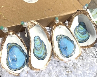 Ornement de coquille d'huître bleue. Décoration de Noël en coquille d'huître. Ornement de coquillage d'huître peint à la main. Idée cadeau décoration de Noël côtière