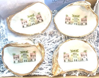 Charleston wedding favor idea oyster shell ring dish. Charleston wedding bulk favor idea shell jewelry dish Charleston Bridesmaid proposal