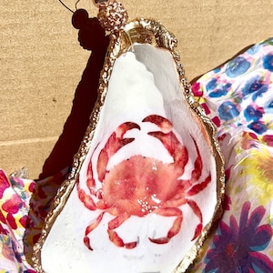 Red crab oyster shell Ornament. Crab party favor. Crab christmas ornament. Red crab Ornament. Coastal Christmas favor. Merry Beachmas gift