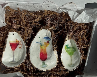 Festive drinks oyster shell Ornament. Martini, Margarita, or Mai Tai Oyster shell christmas ornament. Coastal Christmas. Hostess gift