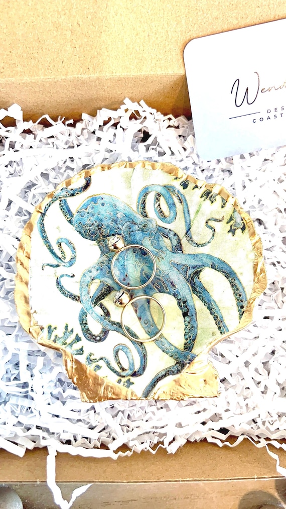 Vintage Octopus Nautical Style Shell Airpods Jewelry Dish. Classic