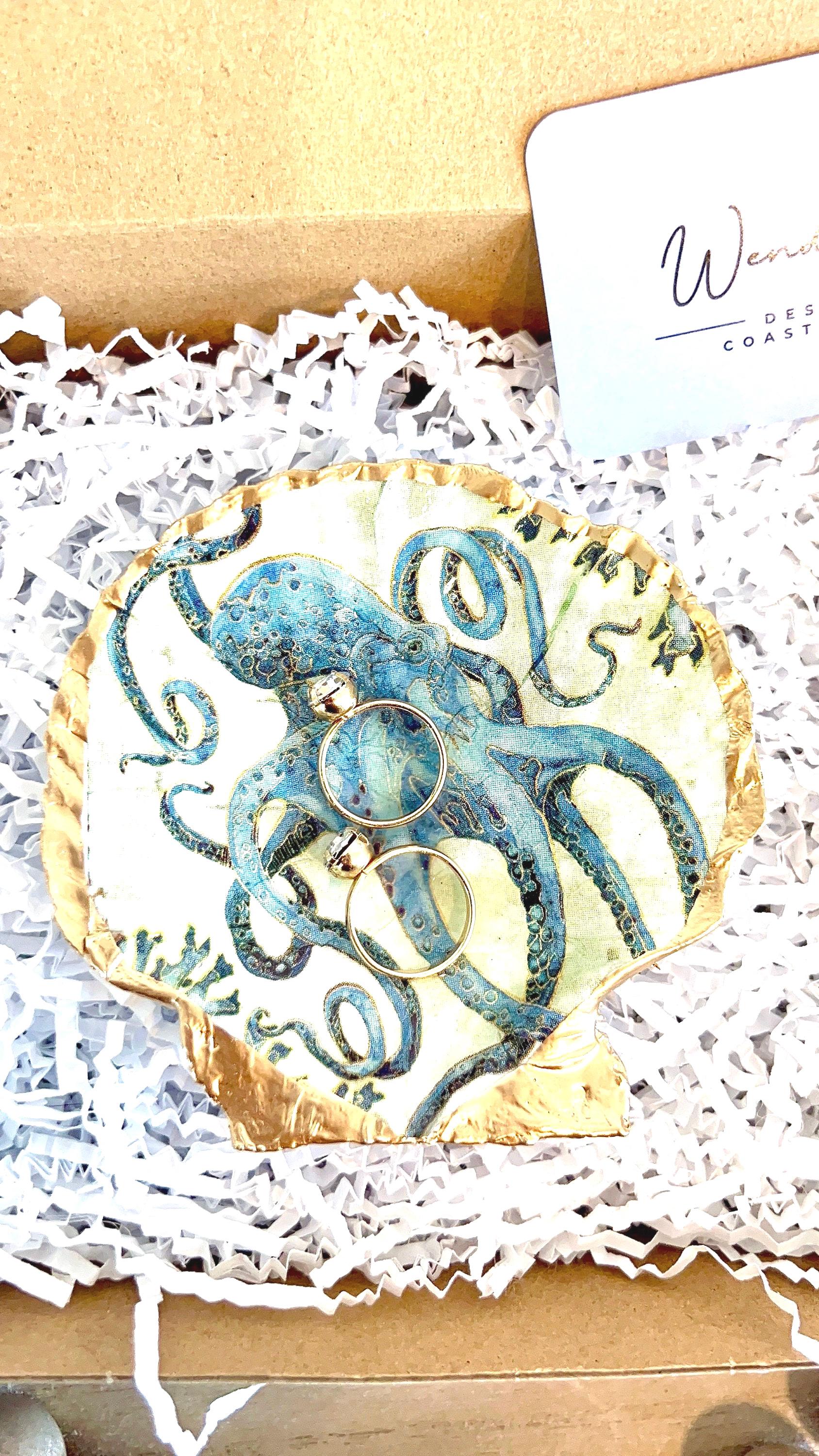 Vintage Octopus Nautical Style Shell Airpods Jewelry Dish. Classic