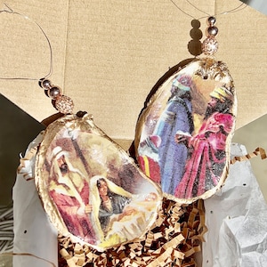 Set regalo di ornamenti natalizi con scena della Natività. Ornamento natalizio con conchiglia di ostrica di Gesù Bambino. Ornamento natalizio religioso. Ornamento della Sacra Famiglia
