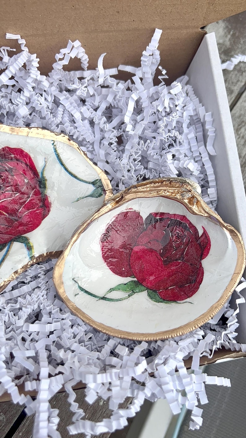 Red Rose Extra Large Decoupaged Clam Shell Ring Dish Trinket Tray. Red