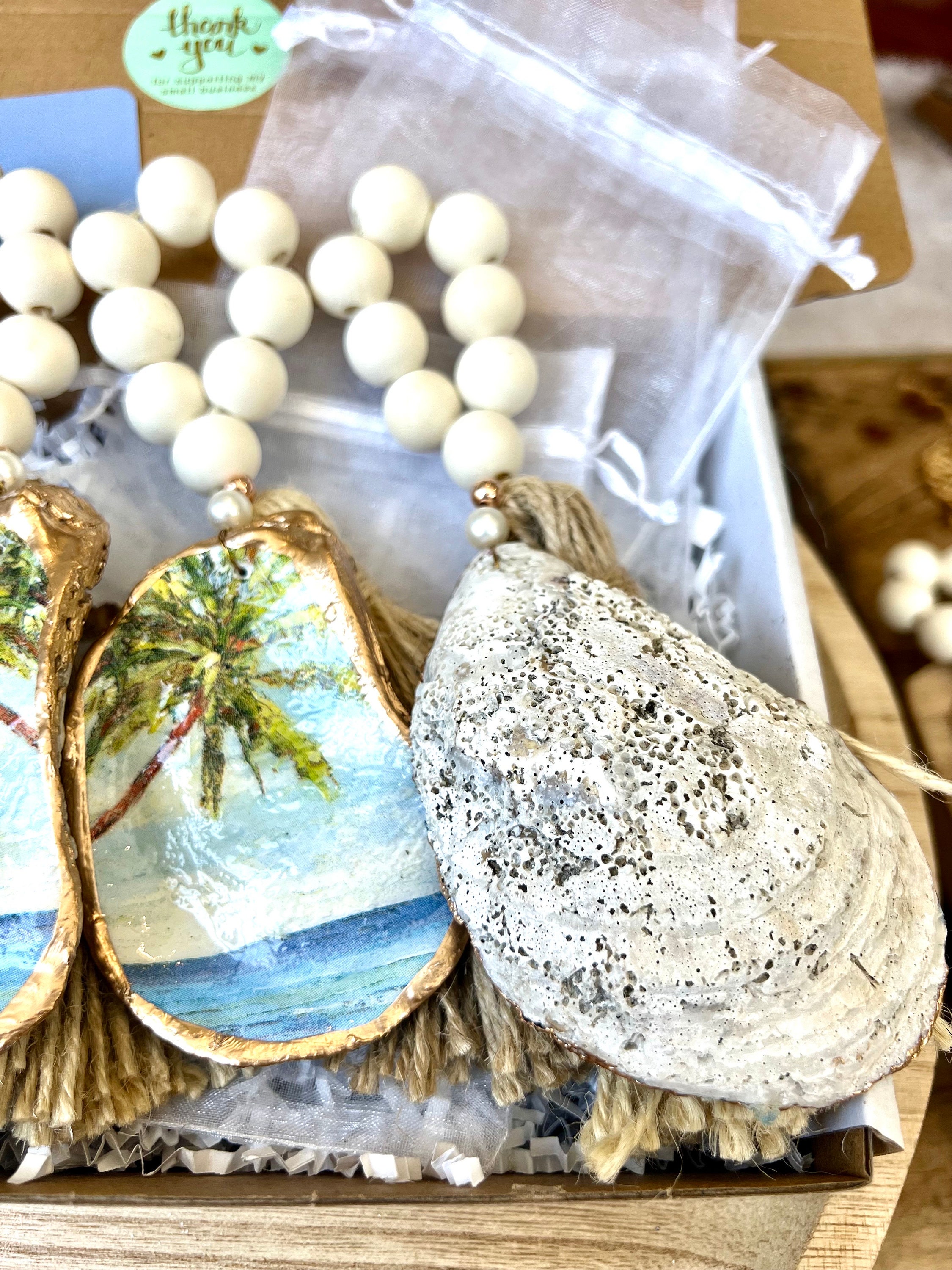 Shell Docrations Destination Wedding Table Decor Idea Ocean Palm Tree. Beachy Shell ...