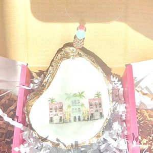 CHARLESTON OYSTER SHELL Ornament. Rainbow row Charleston christmas ornament. Handmade Charleston Souvenir. Charleston bachelorette favor