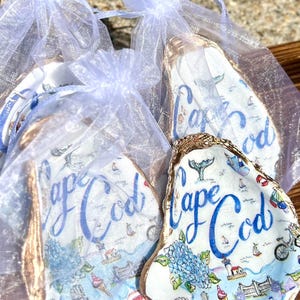 L'idée d'un enterrement de vie de jeune fille ou de jeune garçon à la cape est une décoration de coquillages. Souvenir du voyage à Cape Cod et cadeau souvenir du Cap. Cadeau de mariage Beachy Cape Cod. Faveur de Cape Cod