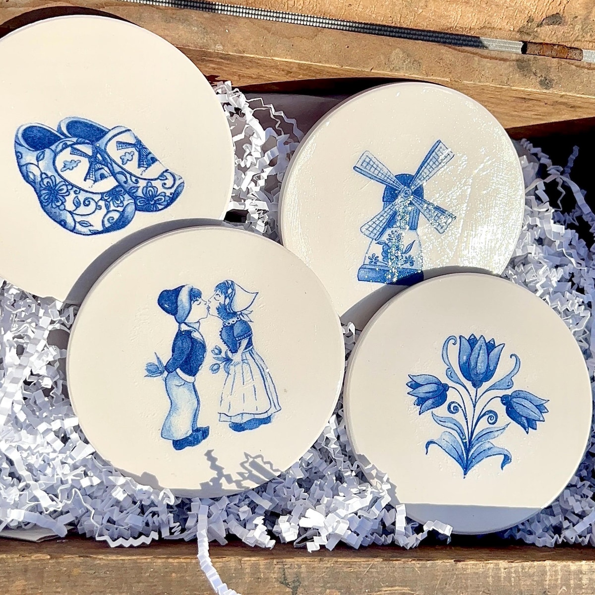 DELFT dutch coaster set. Dutch gift idea. Blue delft decor. Dutch home decor. Delft home decor. Amsterdam Holland souvenir. Dutch windmill