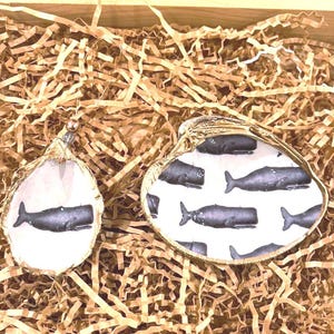 Whale oyster shell Ornament. Nantucket whale christmas ornament. Whale Christmas Ornament. Vintage sperm whale art. Vintage whale ornament