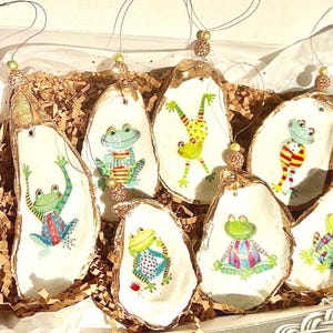FROG Christmas Ornament Set. Frog oyster shell ornament set. Woodland animal ornament set. Yoga frog ornament. Frog ornament gift Frog lover