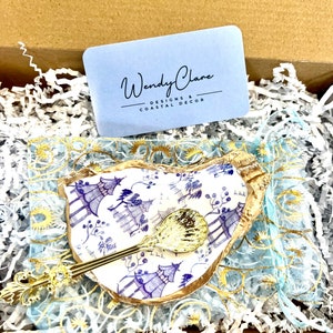 Chinoiserie style decor blue & white Chinese pottery design shell trinket ring dish. Chinoiserie Gift for Grandma, mom, luxury wedding favor