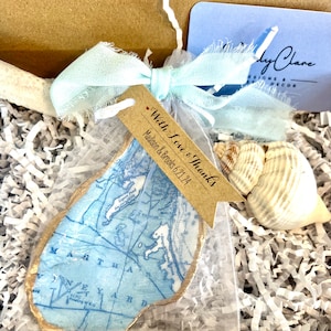 Marthas Vineyard Beach Hochzeit Gunst Idee Muschel Schale. Martha’s Vineyard Karte Geschenk Schmuckstück Schmuck oder AirPod Schale. Cape Cod Gastgeschenk Idee