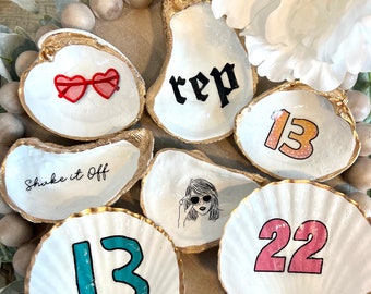 Birth-tay party favor shell dish. Swiftie Shell Ring Dish favor birthtay party. Goody bag favor idea Sweet sixteen Swiftie girl party idea