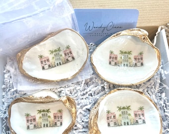 Idea de decoración para dormitorio universitario de Charleston: plato con forma de anillo de ostras. Decoración para dormitorio universitario de Charleston. Plato con forma de concha para recuerdo de fiesta de graduación de Charleston.