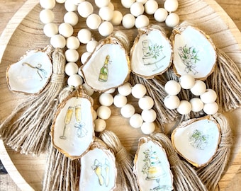 Decorazioni perle e prosecco. Decorazioni per brunch nuziale. Decorazioni per tavolo per addio al nubilato. Decorazioni per tavolo per addio al nubilato. Idee per decorazioni per addio al nubilato. Decorazioni per la doccia