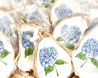 Adorno de hortensia azul para despedida de soltera. Adorno navideño de concha de ostra con hortensia. Regalo de boda con hortensias. Idea de regalo de fiesta de Cape Cod