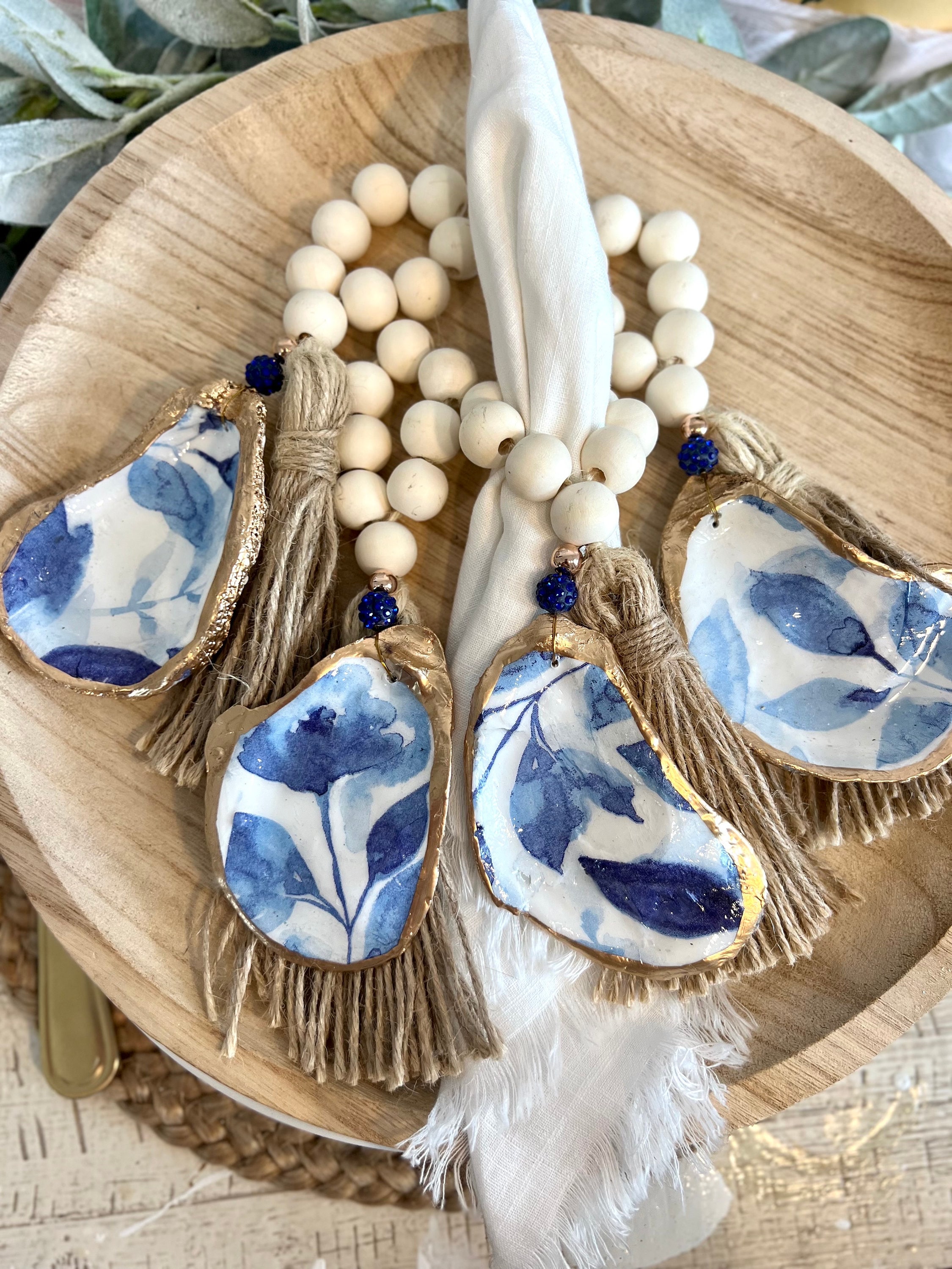 Shell Napkin Ring Set Blue Flower. Blue Flower Oyster Shell Napkin  display picture 1