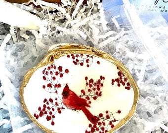 Cardinal Shell Jewelry Dish Memorial Gift. Red Cardinal ring dish funeral favor idea. Decoupaged shell trinket dish. Cardinal jewelry dish.
