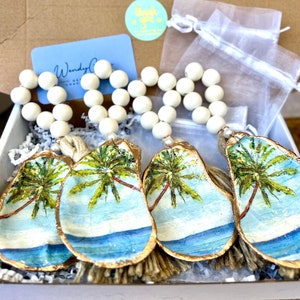 Palm tree Shell Napkin Ring decor idea. Oyster shell napkin ring. Bulk discount favor. Beachy napkin ring set. Coastal wedding napkin ring.