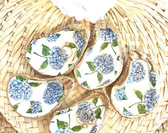 BLUE HYDRANGEA Lowcountry wedding favor shell dish. Lowcountry party shell ring dish. Blue hydrangea southern beach wedding welcome bag idea