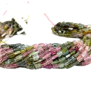 Perle di forma quadrata liscia in multitormalina naturale Perle di forma quadrata in tormalina Perle semplici in tormalina Perle multitormalina Perle all'ingrosso
