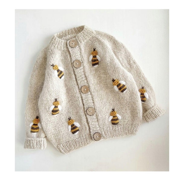 Cardigan au crochet abeille au crochet pour enfants, pull en alpaga pour filles, abeille, baby shower de bourdon, tenue de premier anniversaire d'abeille, pull en tricot à la main