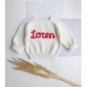 Pull en tricot à la main avec prénom, pull au crochet, pull de vacances, pull en alpaga, pull personnalisé, vêtements pour bébé garçon, pull brodé, cadeau nouveau-né image 8