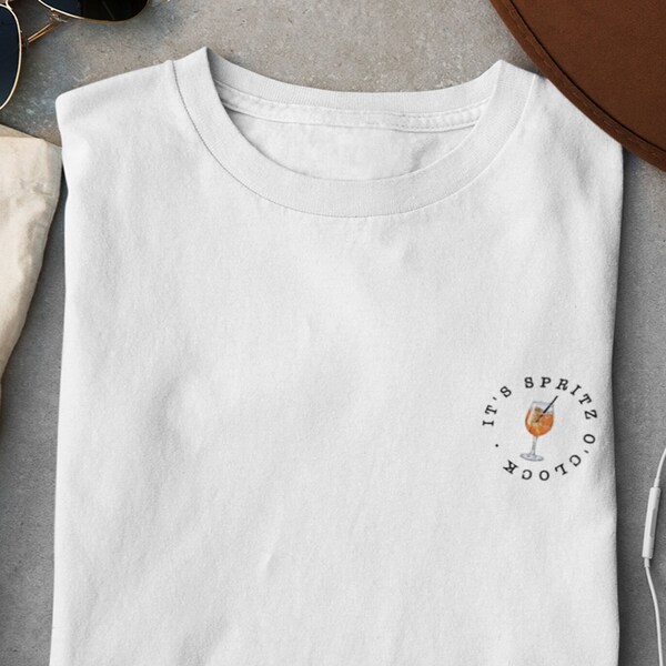 Spritz o'clock T-Shirt • Minimalistisches Design • Aperitif-Liebhaber • Geschenk für Aperol Spritz-Fans • Sommer Outfit