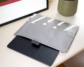 Umweltfreundliche Laptophülle, MacBook Pro, recycelte nachhaltige selbstgemachte Notebookhülle, Vegan freundlich, mit Griff, einzigartig, one of one