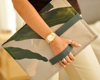 Recycled PVC Laptop Sleeve: Handmade Vegan Notebook Case with Handle