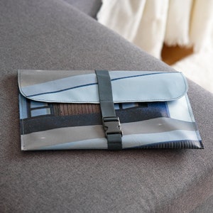 Recycled PVC MacBook Pro Sleeve: Water-Resistant Laptop Case